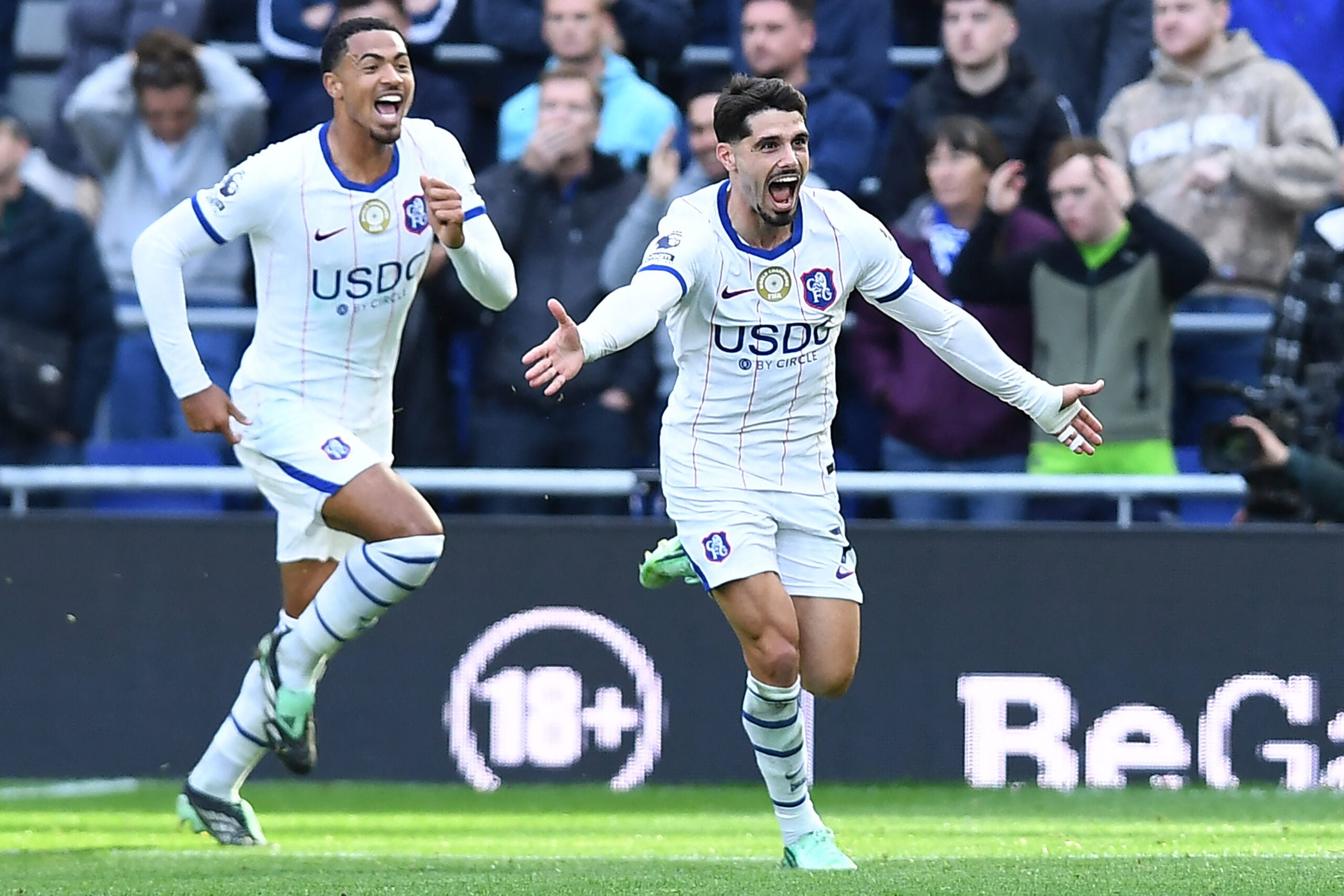 Neto double gives Chelsea win marred by Martinez injury