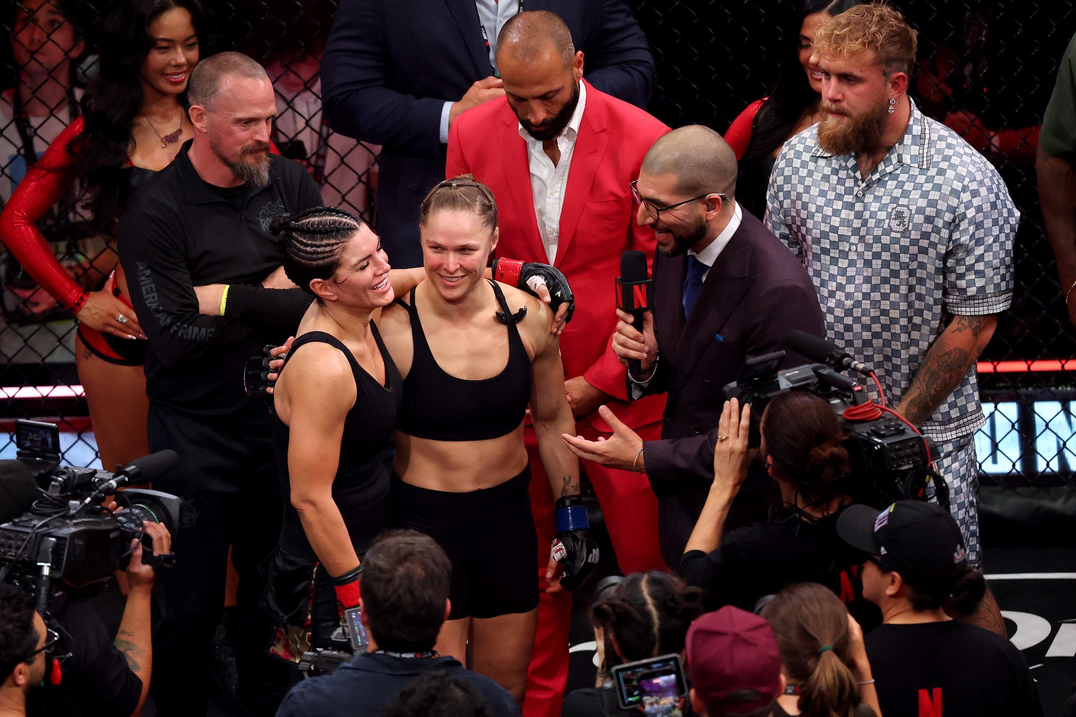 Netflix's Ronda Rousey vs. Gina Carano