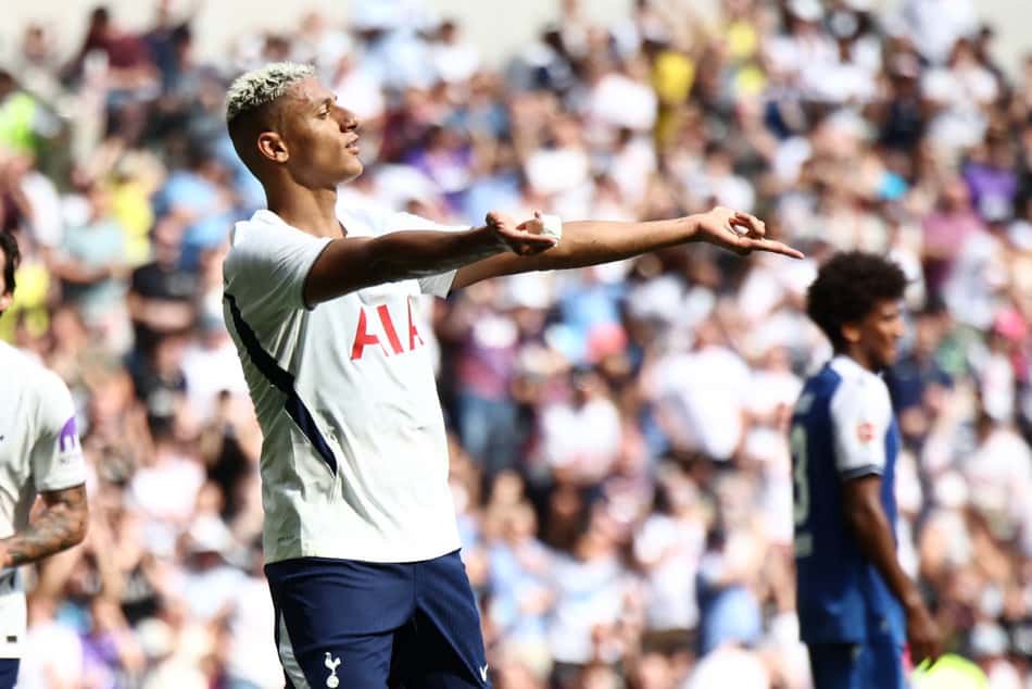 Richarlison celebra gol em amistoso de pré-temporada do Tottenham