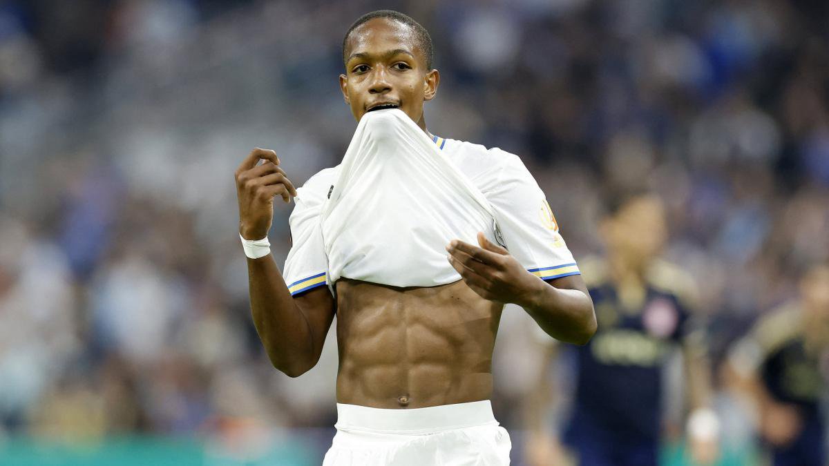 Olympique de Marseille loses to Olympiakos in Europa League