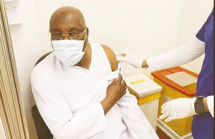 Atiku-Abubakar-receives-COVID-19-vaccine