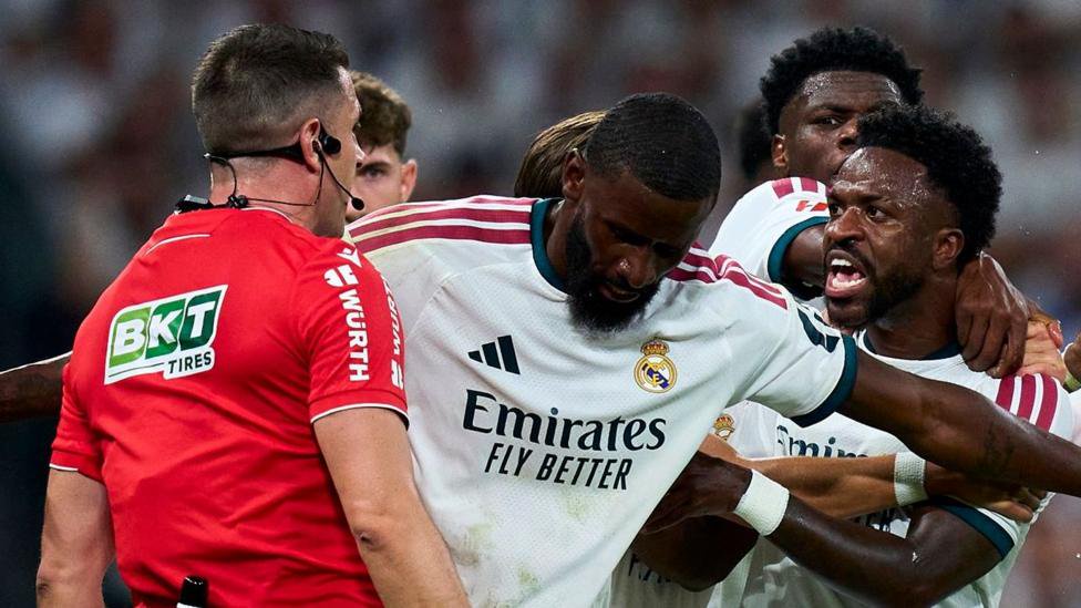 Vinicius Jr was not happy with his red card against Villarreal
