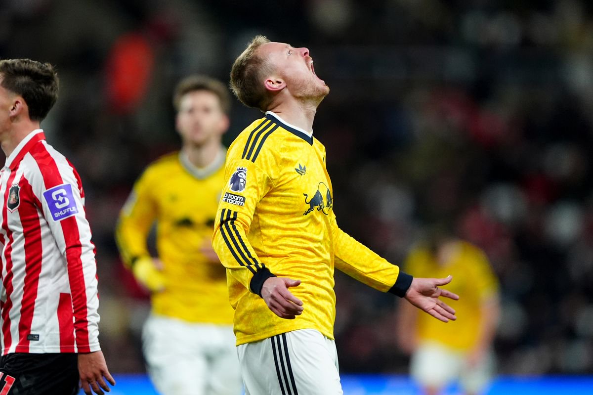Leeds United's Sean Longstaff reacts after missing a chance 