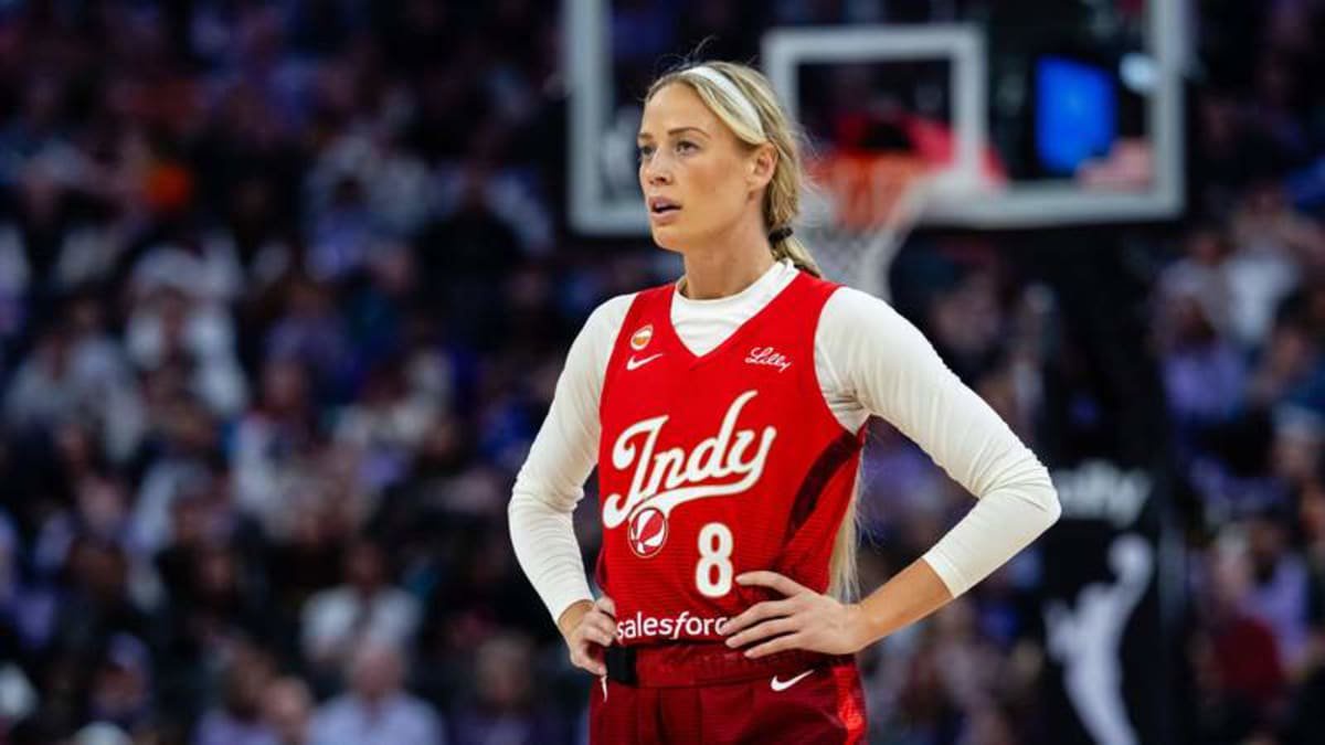 SAN FRANCISCO, CA – MAY 28: Sophie Cunningham 8 of the Indiana Fever looks on during a game against the Golden State Valkyries on May 28, 2026 at Chase Center in San Francisco, CA. Photo by Matthew Huang/Icon Sportswire WNBA, Basketball Damen, USA MAY 28 Indiana Fever at Golden State Valkyries EDITORIAL USE ONLY Icon260528221 ©IMAGO/Matthew Huang/Icon Sportswire
