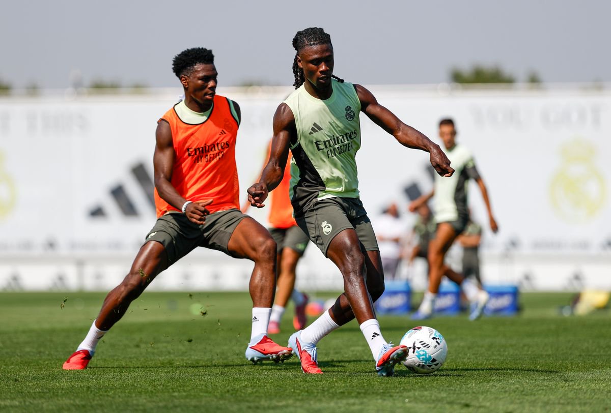 Real Madrid midfielders Eduardo Camavinga and Aurelien Tchouameni have both been linked with Manchester United