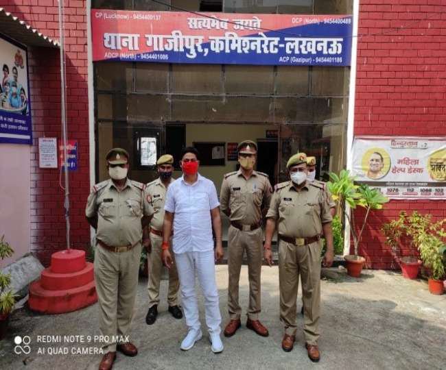 लखनऊ में 500 और 100 रुपये के जाली नोट के साथ सपा का जिला पंंचायत सदस्य गिरफ्तार, जानिए कैसे हुआ पर्दाफाश