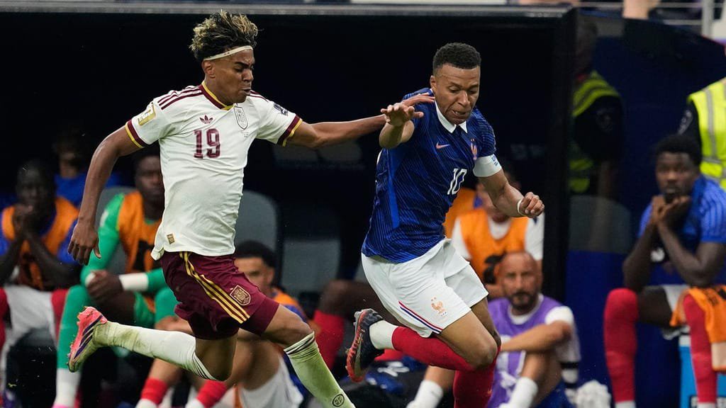 Yamal e Mbappé (Foto: AP Photo/Tony Gutierrez)