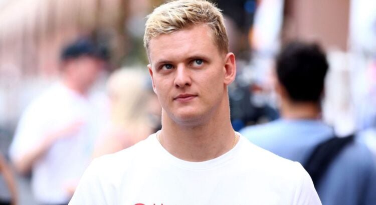 À 27 ans et fils de Michael Schumacher : "Papa et moi, on se comprend d'une autre manière, tout simplement parce qu'on parle un tout autre langage, le langage automobile"