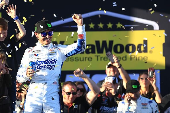 AUTO: OCT 25 NASCAR Cup Series Playoffs YellaWood 500