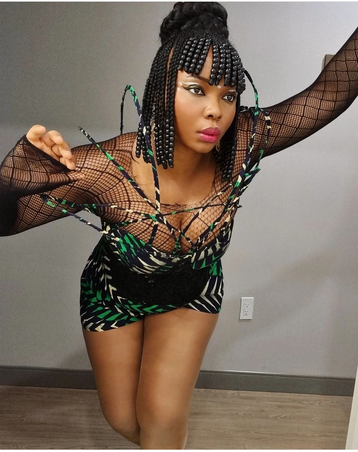 Singer Yemi Alade shares stunning photos of her outfit as she performed in Canada (Photos)