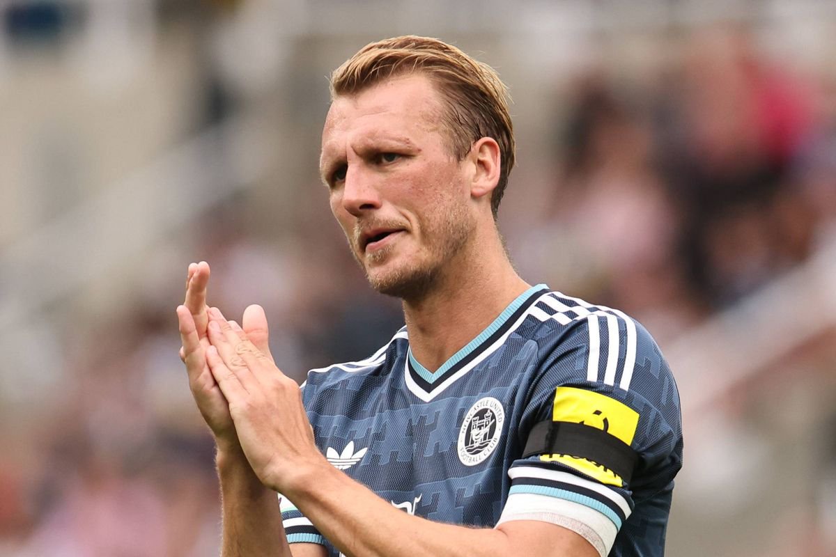 Dan Burn of Newcastle United during the Pre-season Friendly match between Newcastle United and RC Strasbourg Alsace at St, on August 16, 2026.  James's Park, Newcastle, on August 16, 2026.  (Photo by Michael Driver/MI News/NurPhoto via Getty Images)