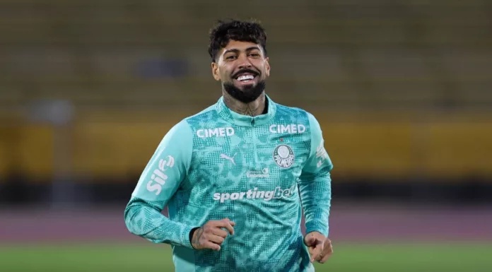 O jogador Alexander Barboza, da SE Palmeiras, durante treinamento, Estádio Olímpico, em Quito. (Foto Cesar GrecoPalmeirasby Canon)