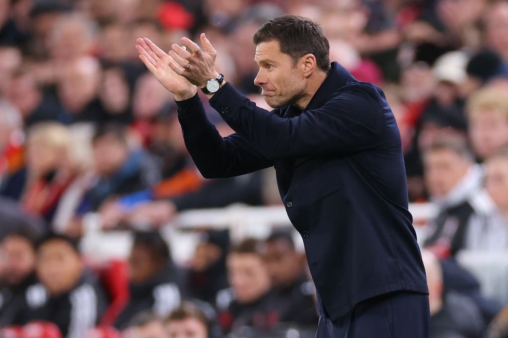 Xabi Alonso manager / head coach of Chelsea applauds during the Carabao Cup Fourth Round match between Liverpool and Chelsea