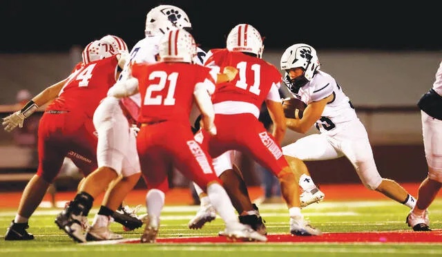 <p>Berwick’s Gavin Galutia drives into the Crestwood defense in the first quarter.</p>
                                 <p>Fred Adams | For Times Leader</p>