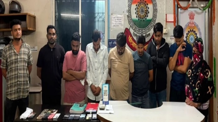 भिलाई में स्पा सेंटर की आड़ में चल रहे देह व्यापार का भंडाफोड़:  पुलिस की औचक कार्रवाई, मैनेजर और महिला दलाल समेत नौ गिरफ्तार