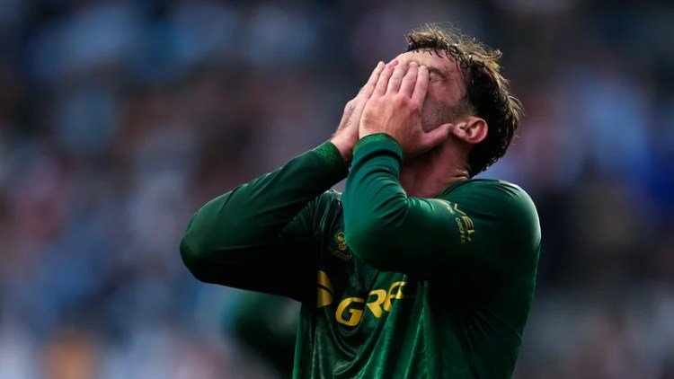 Troy Parrott missed an excellent opportunity to give his side the lead in injury time