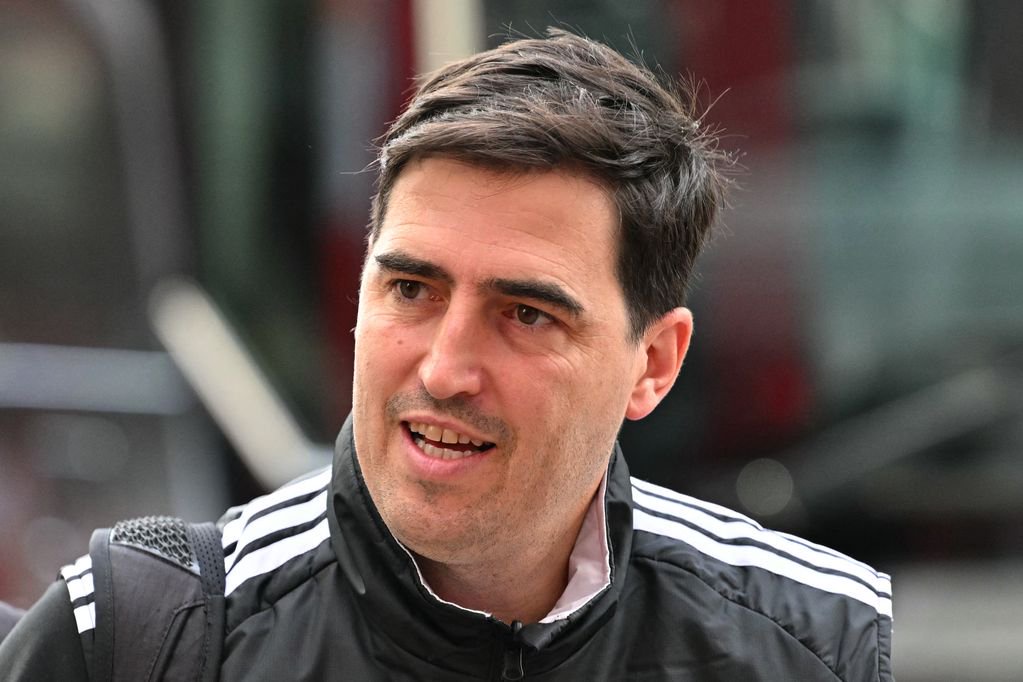 Liverpool head coach Andoni Iraola.