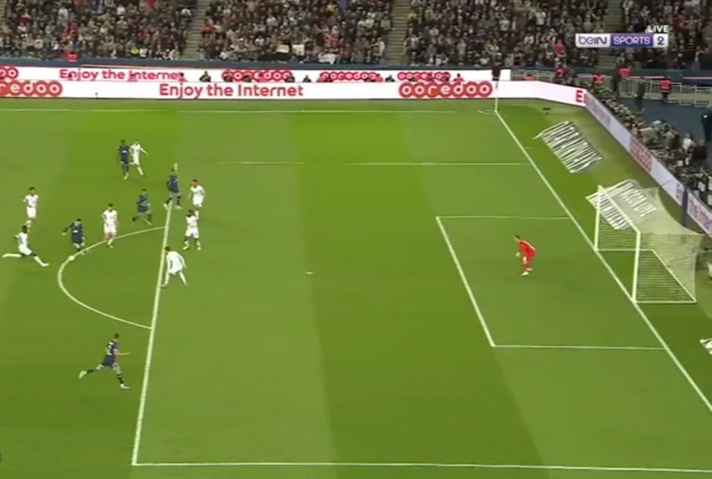 الأرجنتيني ليونيل ميسي يقود مؤامرة للإطاحة بالمغربي أشرف حكيمي من باريس سان جيرمان الفرنسي