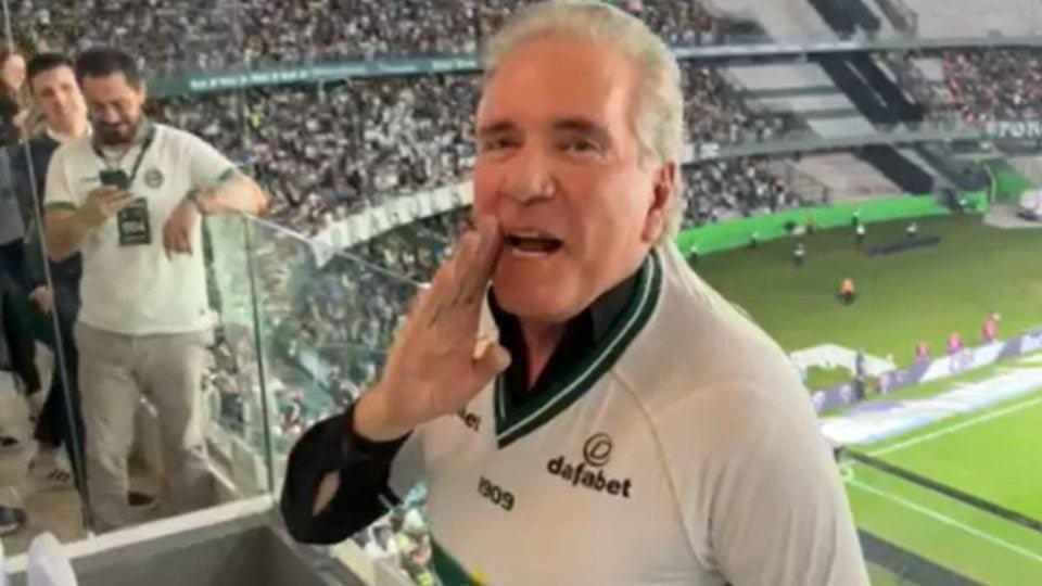 Roberto Justus vestiu a camisa do Coritiba, clube que a empresa que ele é dono comprou (Foto: Divulgação)