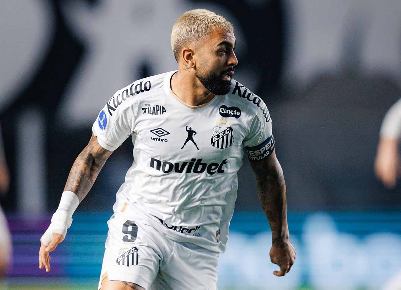 Gabigol em ação com a camisa do Santos - Foto: Raul Baretta/ Santos FC.