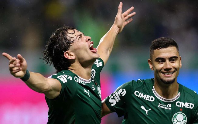 Giay durante treinamento do Palmeiras nesta sexta-feira (16)