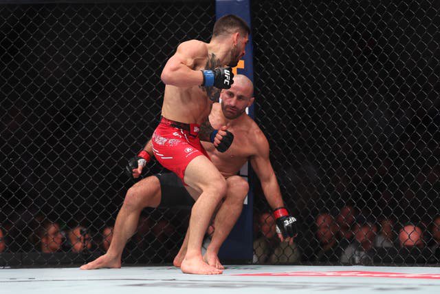 Ilia Topuria stopped Volkanovski in the second round of their title fight