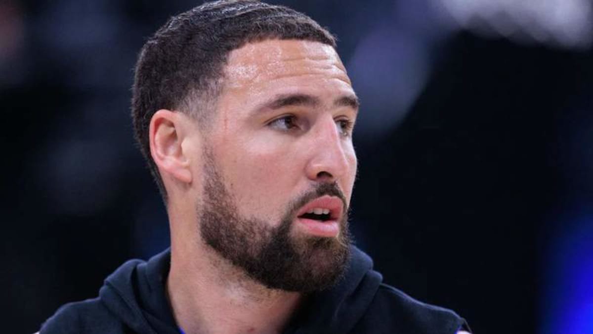 April 7, 2026, Inglewood, California, USA: Klay Thompson 31 of the Dallas Mavericks during warmups before a 2026 NBA, Basketball Herren, USA regular season game against the Los Angeles Clippers on Tuesday April 7, 2026 at Intuit Dome Arena in Inglewood, California. JAVIER ROJAS/PI Inglewood USA – ZUMAp124 20260407_zaa_p124_017 Copyright: xJavierxRojasx ©Credit - Imago