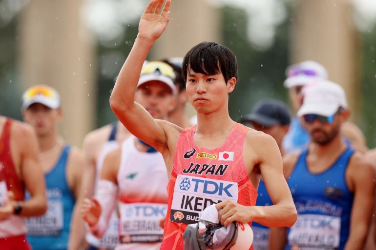 Koki Ikeda of Team Japan acknowledges the fans.