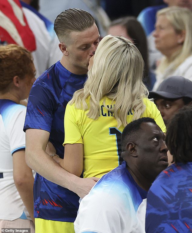 Harry Kane, Saka, Grealish and other England stars enjoyed romantic moments with their WAGS in the stands after 3-0 win over Senegal (Photos) 