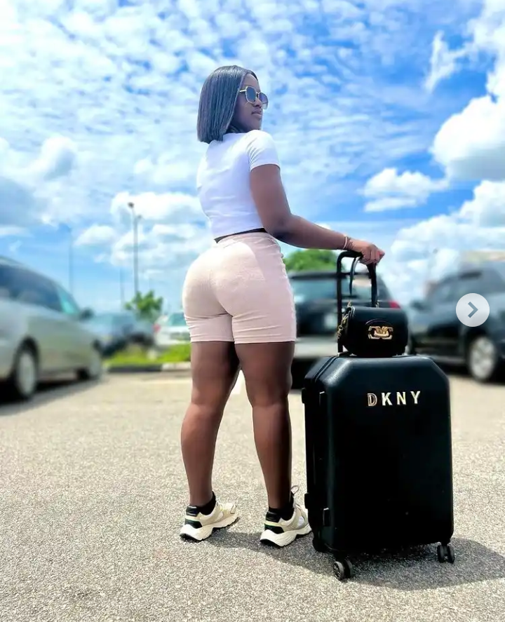 Luchy Donalds Thrills Social Media With Photos Of Her Big Ny@sh On Instagram (See Photos)