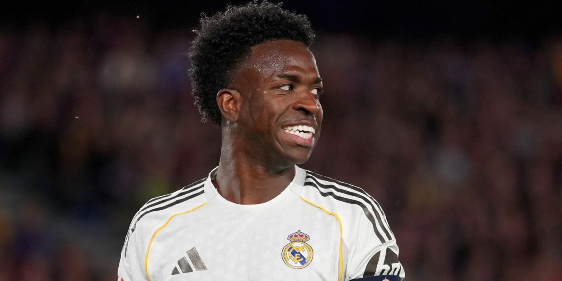 Mourinho vê suspensão de Vini Jr. como chance para atacante reagir no Real Madrid