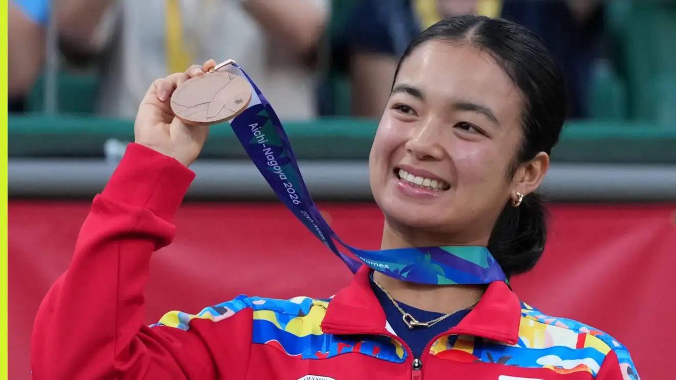 Pictured: Alex Eala with her bronze medal from the Asian Games