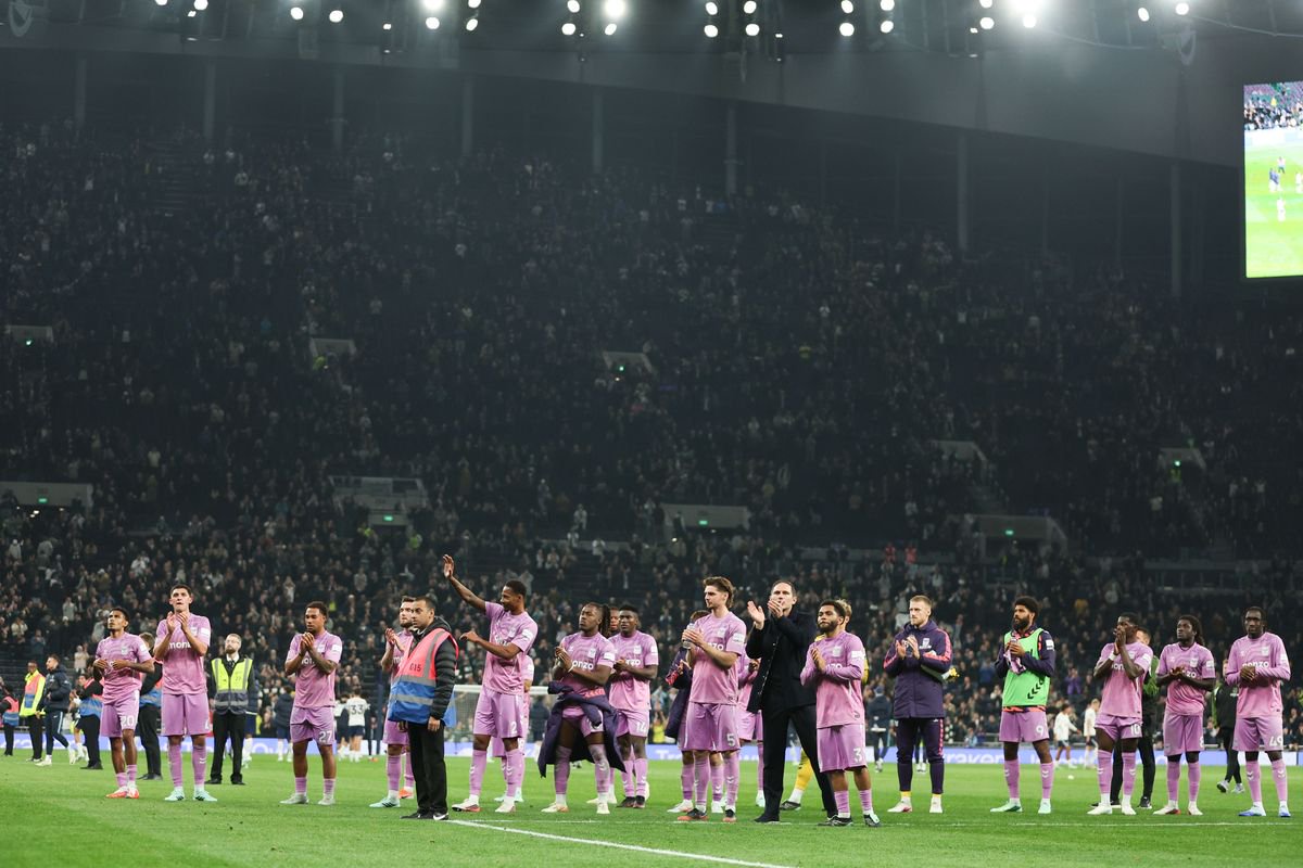 Coventry City players applaud the Sky Blues fans after the game