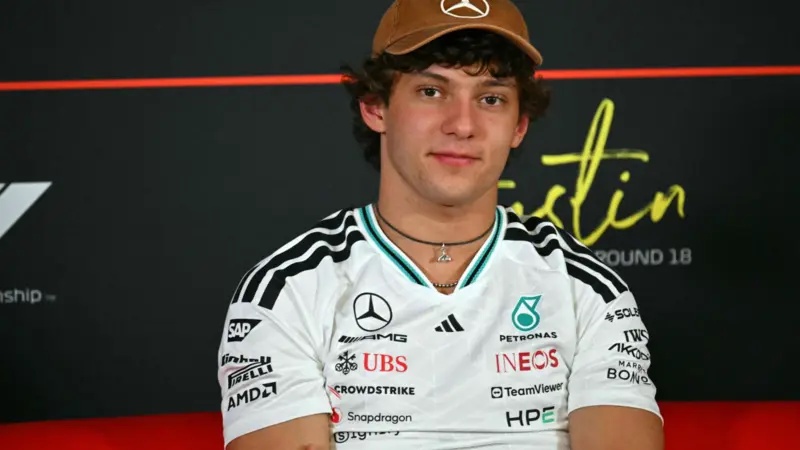 Kimi Antonelli proibido de beber champanhe se vencer a Fórmula 1 no domingo