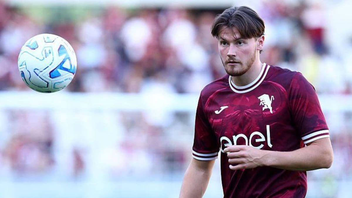 Torino right-back Nathan Patterson