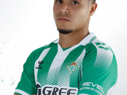 Real Betis' Cucho Hernandez Sidelined with Calf Injury, Misses Crucial Matches | Real Betis' Cucho Hernandez Sidelined with Calf Injury, Misses Crucial Matches