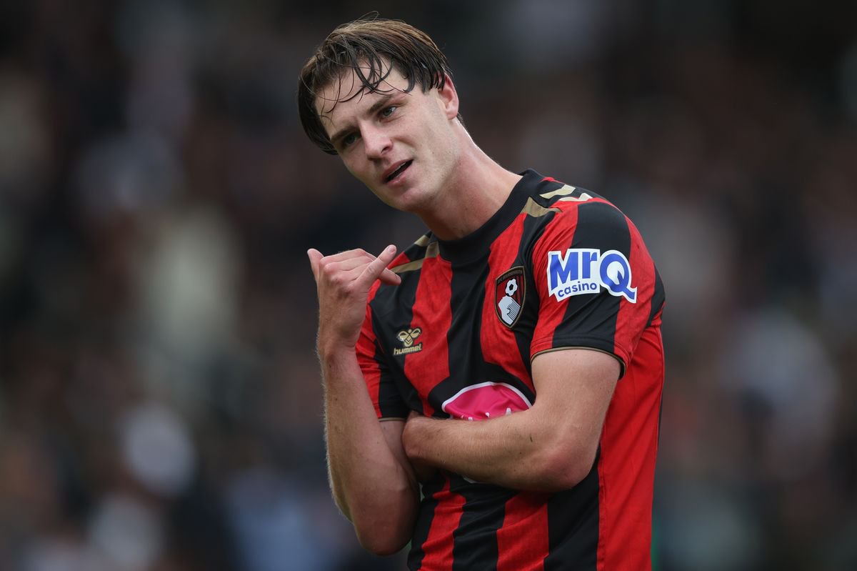 BOURNEMOUTH, ENGLAND - AUGUST 29: Alex Scott of Bournemouth celebrates after scoring the opening goal during the Premier League 2026/27 match between AFC Bournemouth and Everton at Vitality Stadium on August 29, 2026 in Bournemouth, United Kingdom. (Photo by Mark Leech/Offside/Offside via Getty Images)