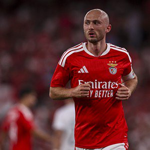 Aursnes - LISBON, PORTUGAL - AUGUST 20: Fredrik Aursnes of SL Benfica during the match between SL Benfica and AFG Aarhus for UEFA Europa League 2026/27 Play-off First Leg at Estadio da Luz on August 20, 2026 in Lisbon, Portugal. (Photo by Carlos Rodrigues/Getty Images)