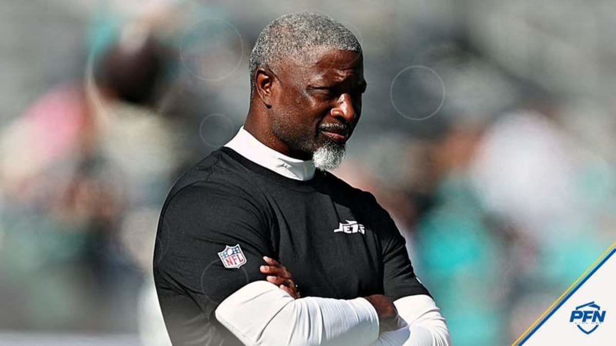New York Jets head coach Aaron Glenn.
