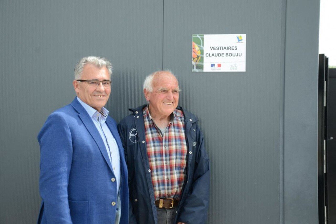 Claude Bouju, un homme de terrain qui avait eu droit à ses vestiaires, en mai 2019, ici avec Philippe Van-Hoorne