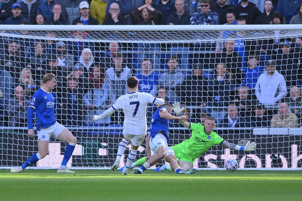 LIVERPOOL, ENGLAND - OCTOBER 17: Pedro Neto of Chelsea scores his teams first goal during the Premier League 2026/27 match between Everton and Chelsea FC at Hill Dickinson Stadium on October 17, 2026 in Liverpool, England. (Photo by Gary Oakley - Everton FC/Everton FC via Getty Images)
