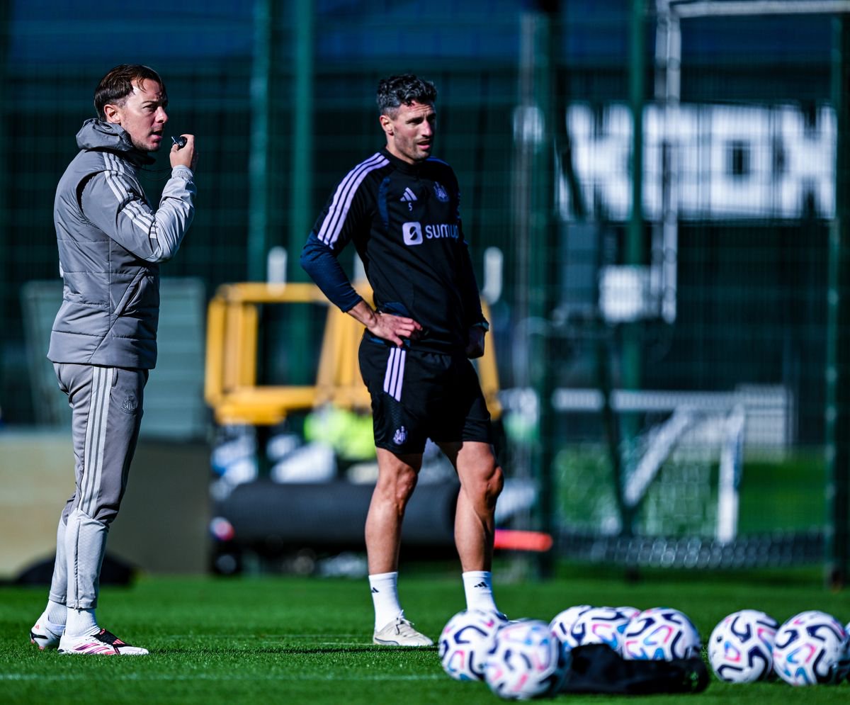 Newcastle United head coach Matthias Jaissle with Fabian Schär (R)