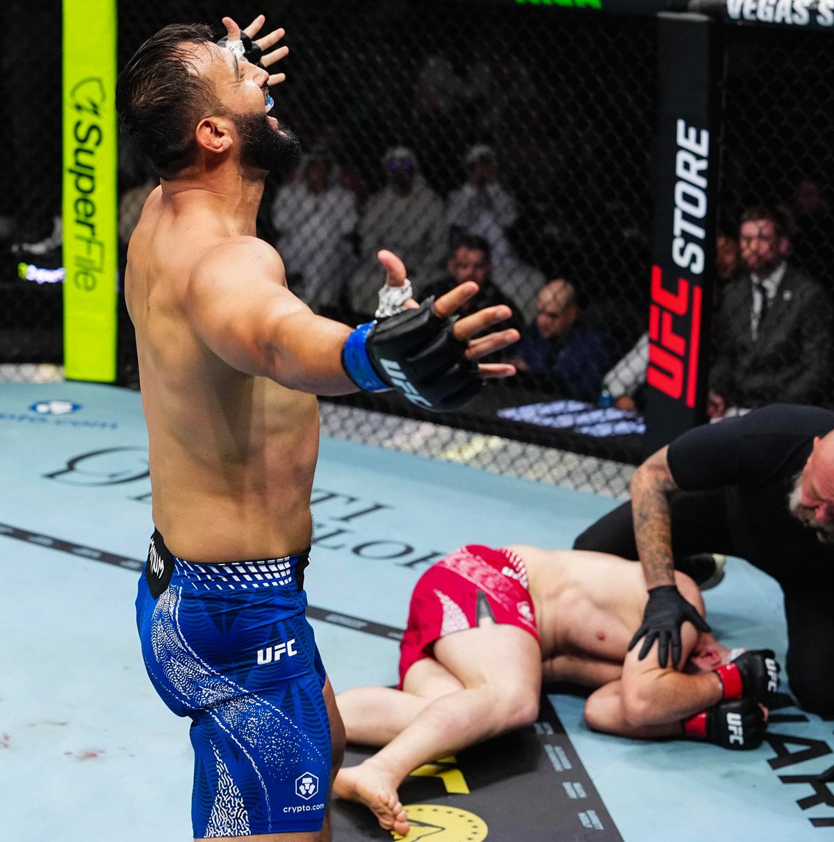 Highlights! Reyes Smokes ‘The Professional’ With Devastating Head Kick TKO