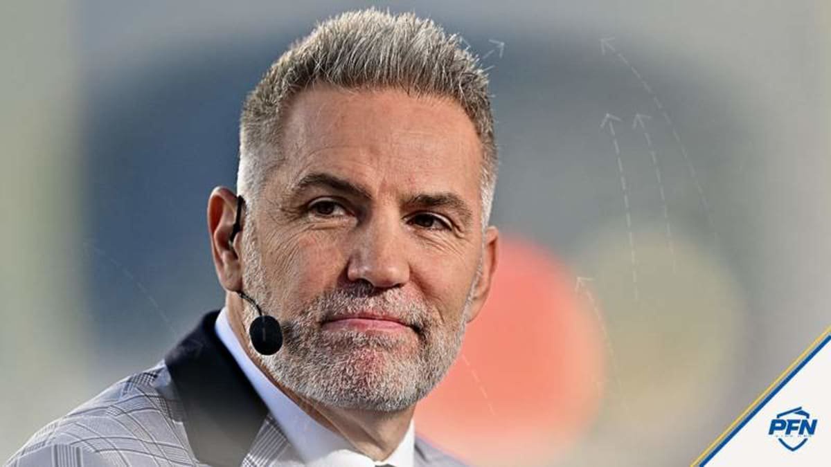 Sep 28, 2026; Chicago, Illinois, USA; ESPN broadcaster Kurt Warner looks on before the game between Philadelphia Eagles and Chicago Bears at Soldier Field. © Patrick Gorski-Imagn Images