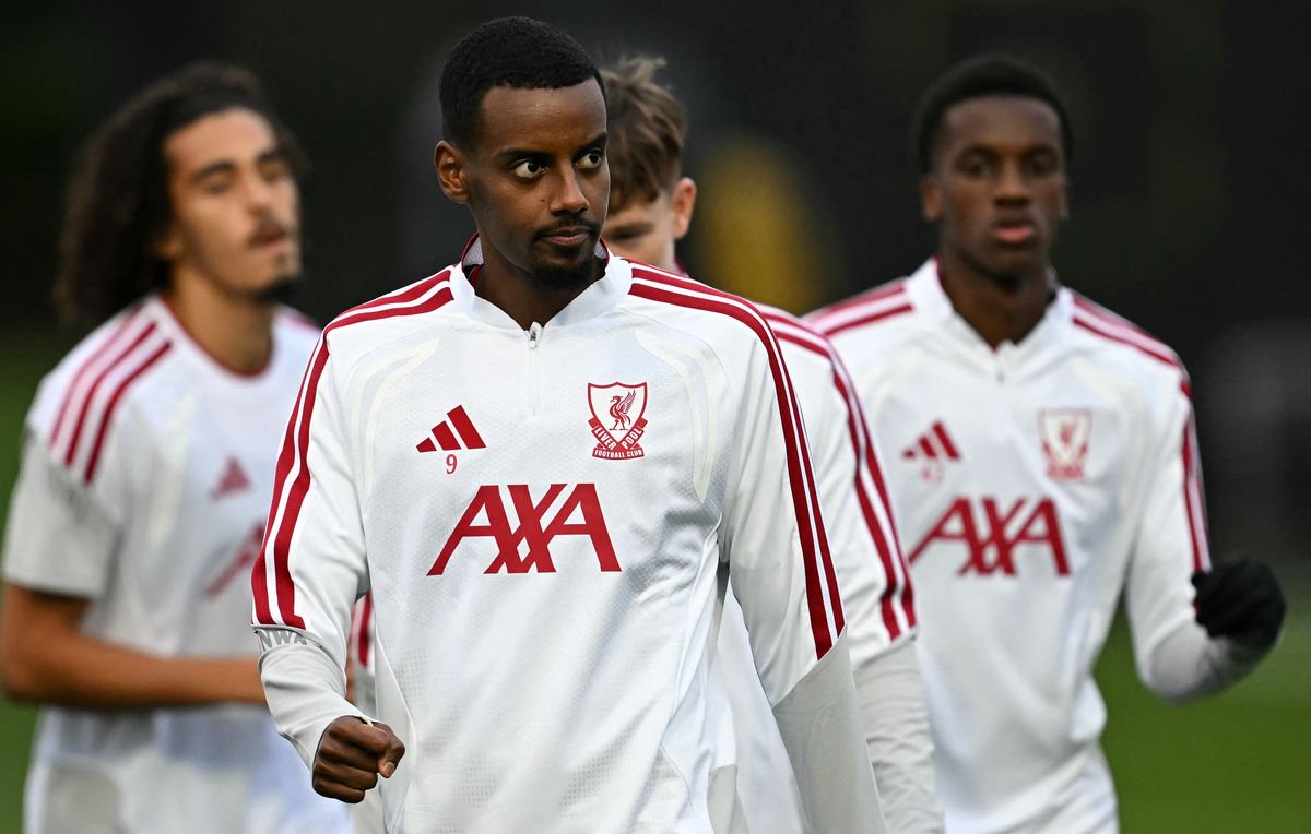 Liverpool's Swedish striker #09 Alexander Isak attends a team training session at their training ground in Kirkby, Liverpool, north-west England on October 19, 2026, the eve of their UEFA Champions League, league phase football match against Villarreal. (Photo by Paul ELLIS / AFP via Getty Images)