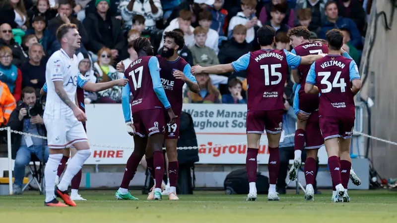 West Ham celebrate scoring