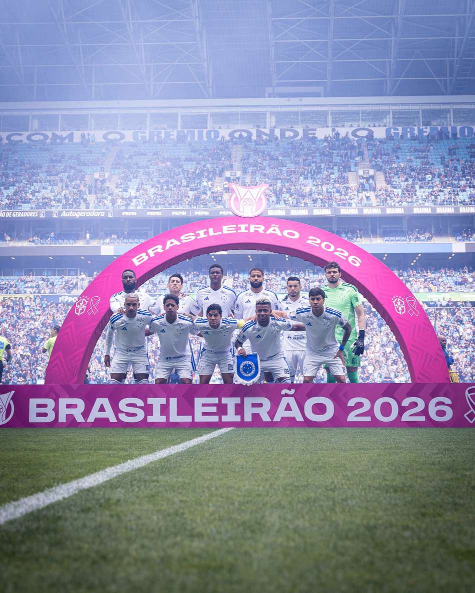 Time do Cruzeiro contra o Grêmio