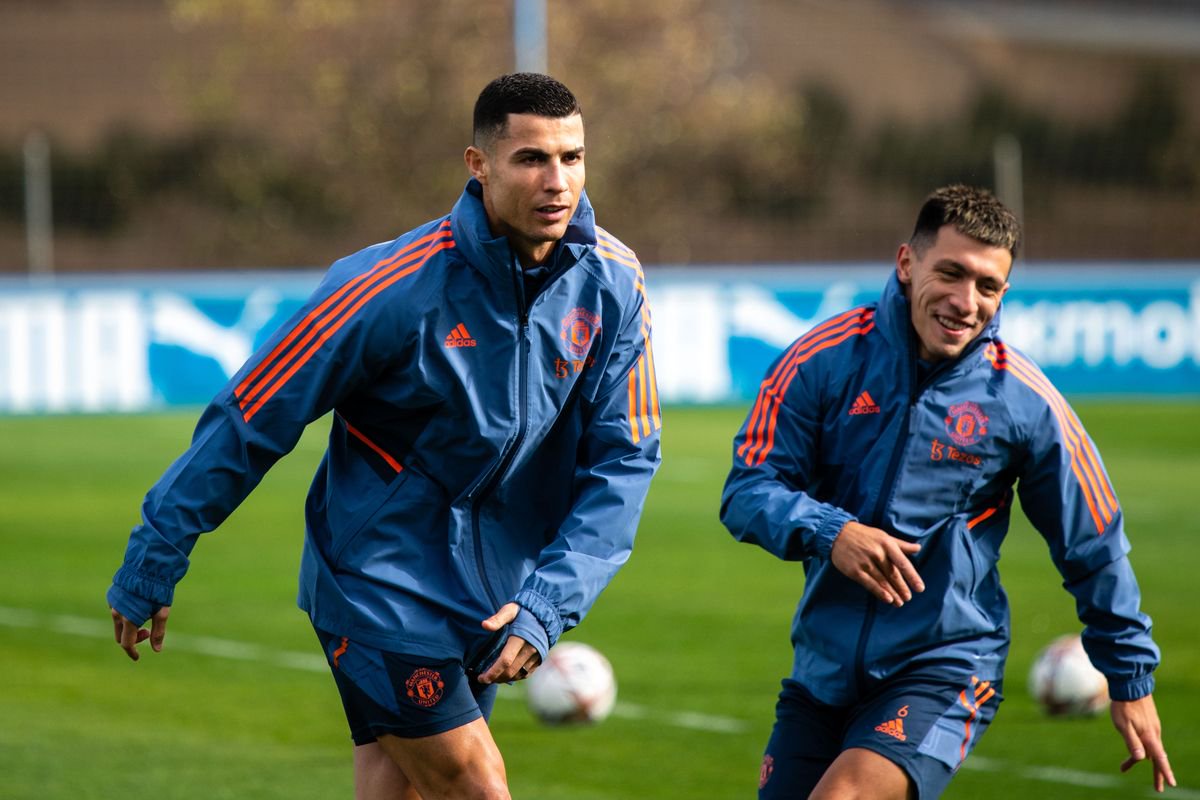 Lisandro Martinez and Cristiano Ronaldo in Manchester United training