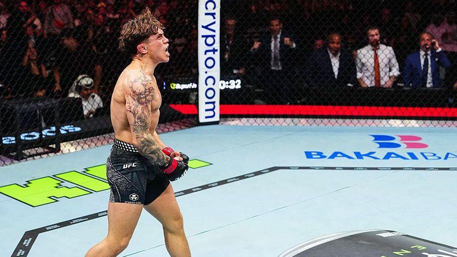 Lone'er Kavanagh celebrates winning at UFC 333