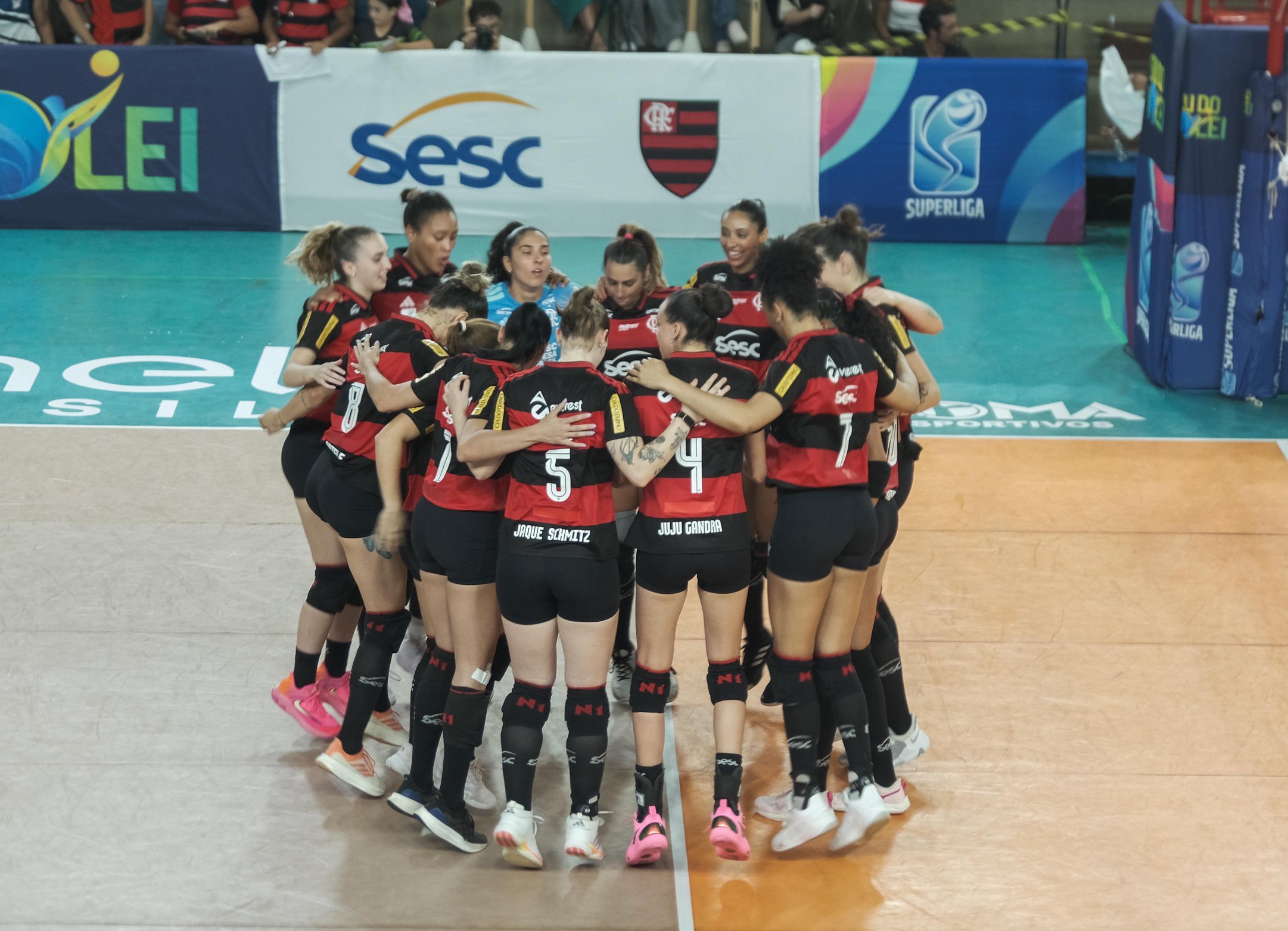Sesc Flamengo vence o Brasília Vôlei por 3 sets a 0 e embala na Superliga Feminina